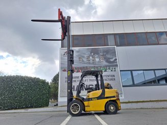 Chariot élévateur frontal 4 roues Yale GLP45SVX5