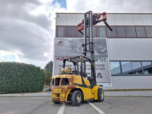 Chariot élévateur frontal 4 roues Yale GLP45SVX5