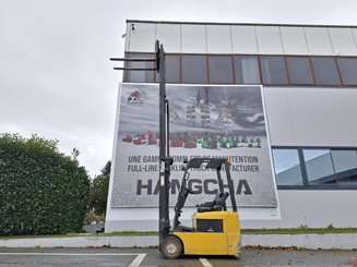 Chariot élévateur frontal 3 roues Yale ERP16ATF
