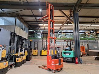 Gerbeur accompagnant BT LSF 1250 EE