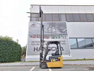 Chariot élévateur frontal 3 roues Caterpillar EP16NT