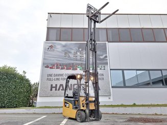 Chariot élévateur frontal 3 roues Caterpillar EP16NT