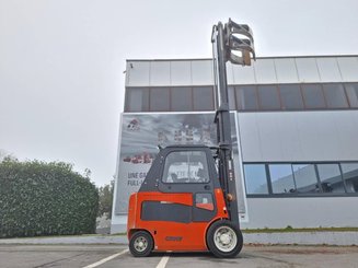 Chariot élévateur frontal 4 roues Carer Z70H