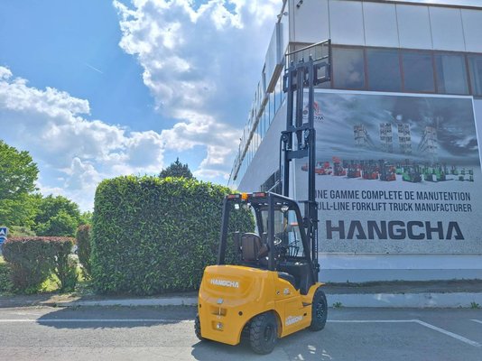 Chariot élévateur frontal 4 roues Hangcha XE25i