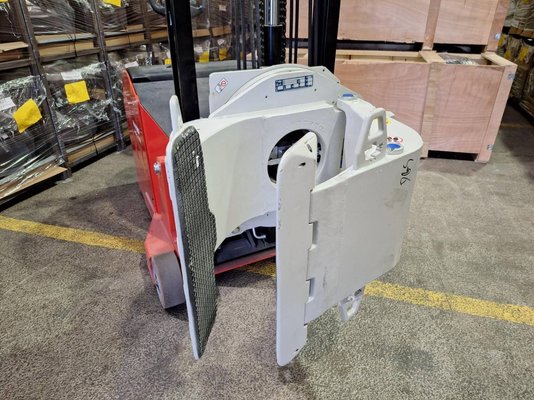 Gerbeur en porte-à-faux Manitou ES-C 713 SVC 17.V.315