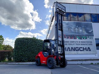 Chariot élévateur tout terrain Hangcha TT25-2 (CPCD25-X2W98E-RT2)