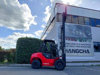 Chariot élévateur tout terrain Hangcha TT25-2 (CPCD25-X2W98E-RT2)