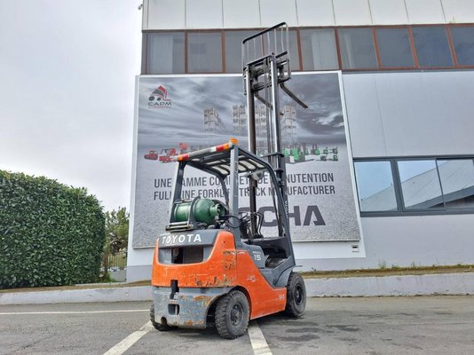 Chariot élévateur frontal 4 roues Toyota 028 FGF 15