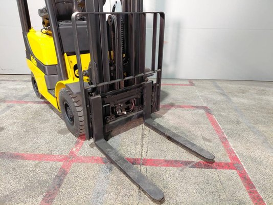 Chariot élévateur frontal 4 roues Yale gdp16vx