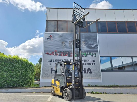 Chariot élévateur frontal 4 roues Yale GDP25VX