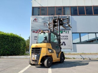 Chariot élévateur frontal 4 roues Caterpillar DP40N