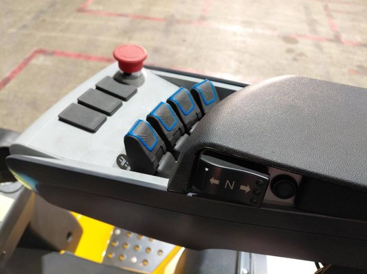 Chariot élévateur frontal 4 roues Hangcha XE35i (CPD35-XEY2HA-SI)