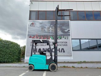 Chariot élévateur frontal 4 roues Hyster J2.50XM
