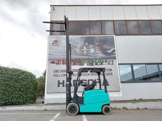 Chariot élévateur frontal 4 roues Hyster J2.50XM