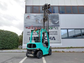 Chariot élévateur frontal 4 roues Yale GDP25VX