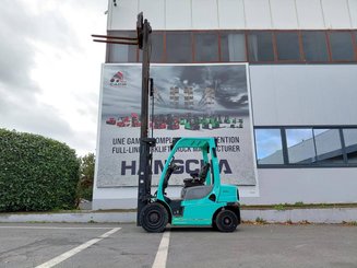 Chariot élévateur frontal 4 roues Yale GDP25VX