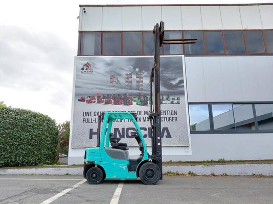 Chariot élévateur frontal 4 roues Yale GDP25VX