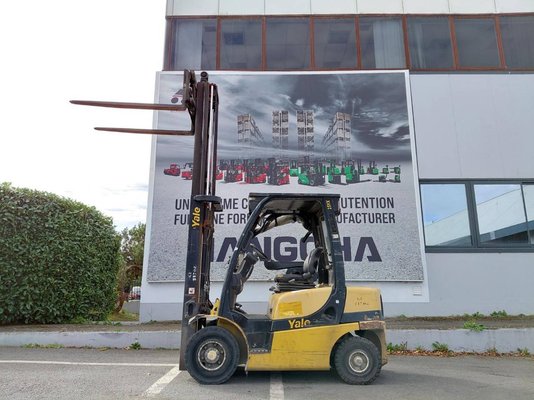 Chariot élévateur frontal 4 roues Yale GDP25VX