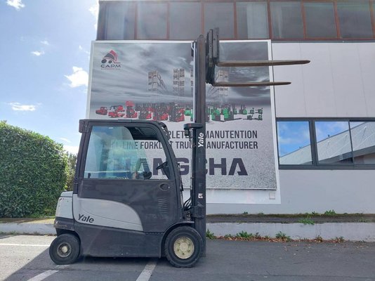 Chariot élévateur frontal 4 roues Yale ERP30VL