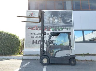 Chariot élévateur frontal 4 roues Yale ERP30VL