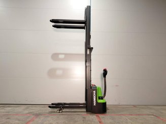 Gerbeur accompagnant Hangcha CDD12-AMC2-Li