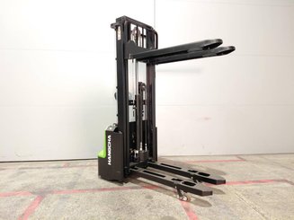 Gerbeur accompagnant Hangcha CDD12-AMC2-Li