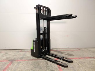 Gerbeur accompagnant Hangcha CDD12-AMC2-Li