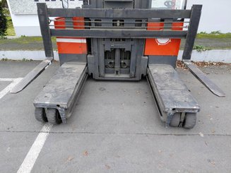 Chariot élévateur latéral multidirectionnel AMLIFT 40-15/55