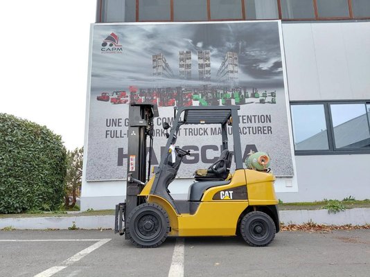 Chariot élévateur frontal 4 roues Caterpillar GP25N
