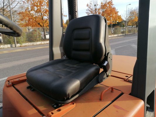 Chariot élévateur frontal 4 roues Nissan EGH02A30U