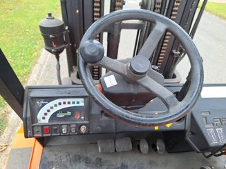 Chariot élévateur frontal 4 roues Carer R45N5
