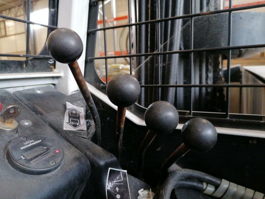 Chariot élévateur latéral multidirectionnel Combilift ESA30