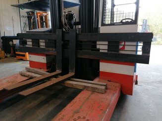 Chariot élévateur latéral multidirectionnel Combilift ESA30