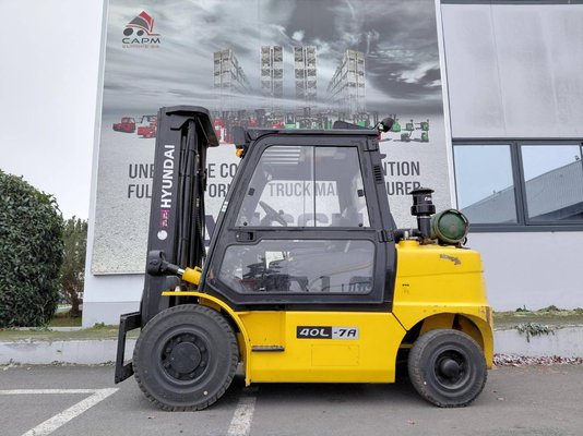 Chariot élévateur frontal 4 roues Hyundai 40L-7A