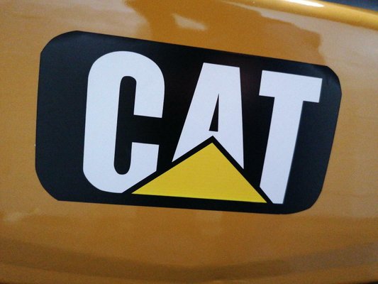 Gerbeur accompagnant Caterpillar NSP16N