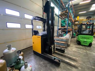 Chariot à mât rétractable Yale MR14