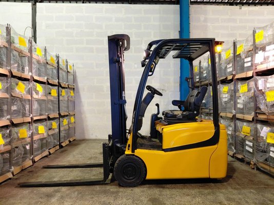 Chariot élévateur électrique Yale ERP16VT SWB