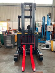 Chariot à mât rétractable Yale MR14