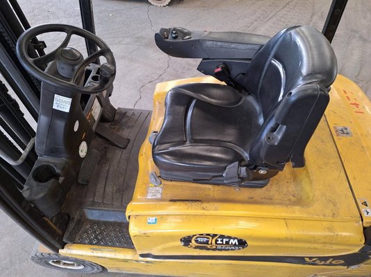 Chariot élévateur électrique Yale ERP16VF LWB