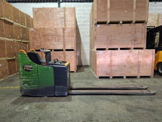 Transpalette porté debout Crown WT3040