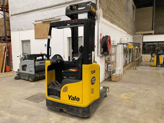 Chariot à mât rétractable Yale MR14