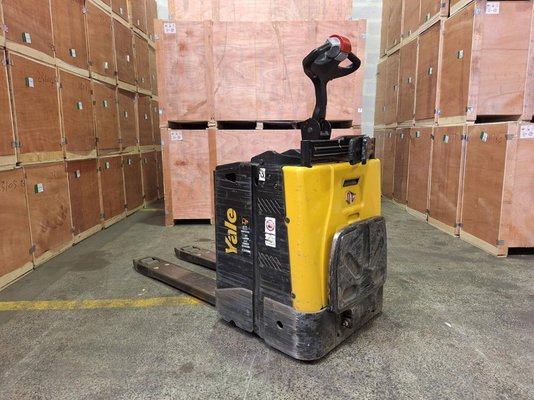 Transpalette électrique Yale transpalette plate forme rabattable