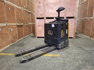 Transpalette électrique Yale transpalette plate forme rabattable