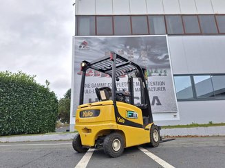 Chariot élévateur électrique Yale ERP25VL