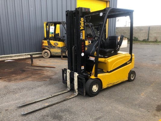 Chariot élévateur électrique Yale ERP16VF