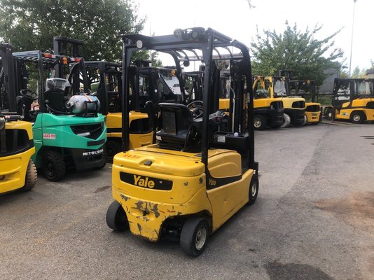 Chariot élévateur électrique Yale ERP16VF