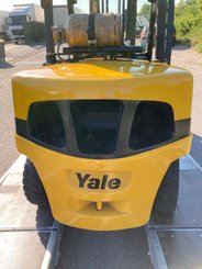 Chariot élévateur frontal 4 roues Yale GLP55VX