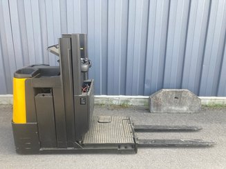 Préparateur de commandes à nacelle élevable Caterpillar NOL10N