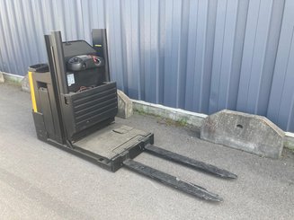 Préparateur de commandes à nacelle élevable Caterpillar NOL10N