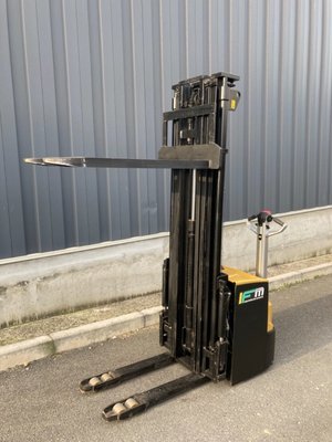Gerbeur Caterpillar NSP16N2